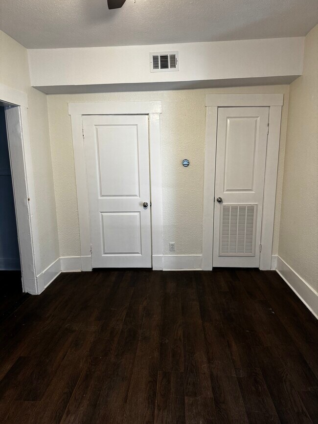 Building Photo - 111 N Winnetka Ave