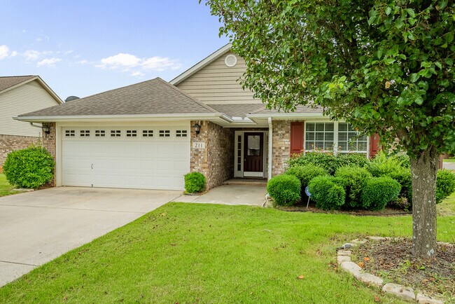 Building Photo - 211 High Green Dr