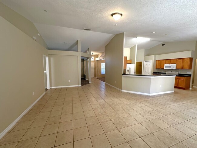 Building Photo - 751 W Gaucho Cir