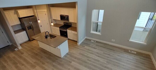 Building Photo - Beautiful Brand New Herriman Townhouse w/ ...