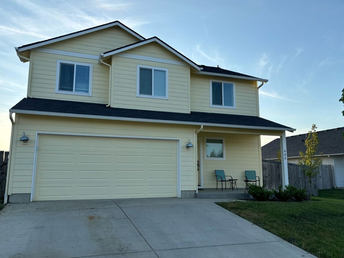 Building Photo - STATUS: PENDING APPLICATION- |R150| $2295