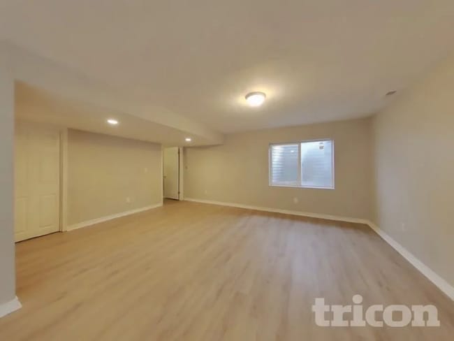 Building Photo - 846 E 900 N