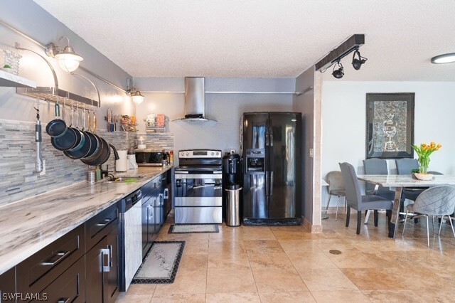 Foto del edificio - 4033 Sandlewood Ln