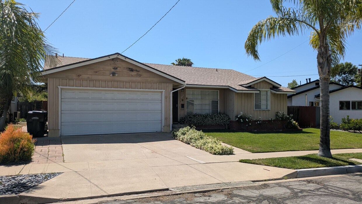 Foto principal - Available in July - New flooring and paint