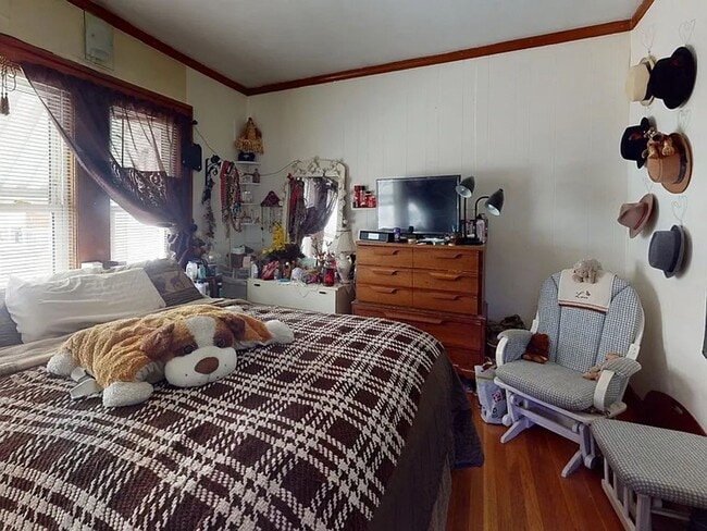 Building Photo - stylish and fully renovated 3-bedroom unit