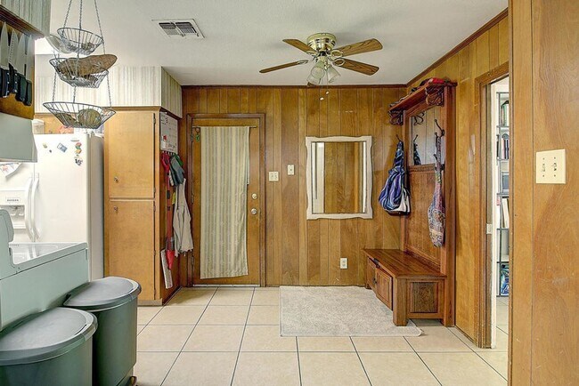 Building Photo - 4409 Killarmet - 3/Bed 2/Bath - $1650/month