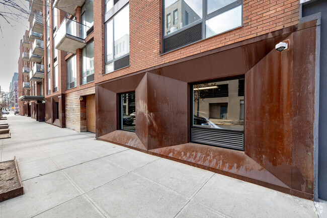 Building Photo - 220 N 10th St