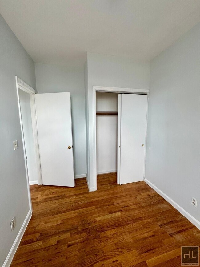 Foto del edificio - 36 AVENUE