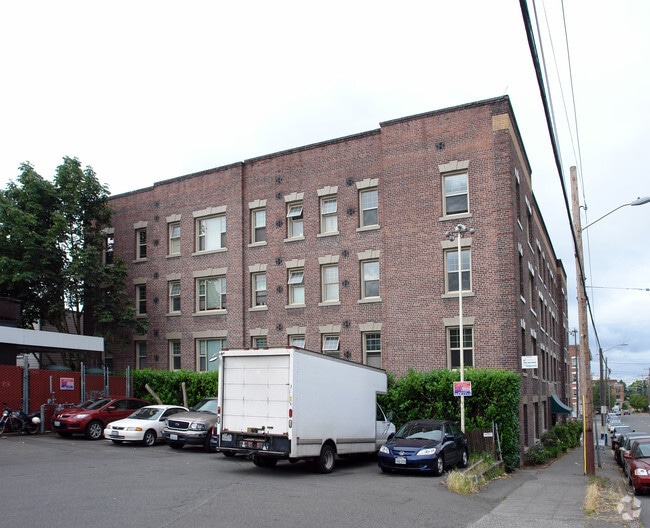 Building Photo - Del Roy Apartments
