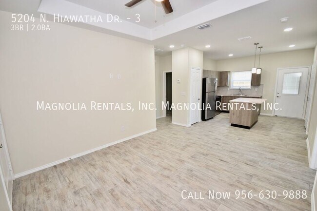 Building Photo - 5204 N Hiawatha Dr