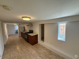 Building Photo - 327 S 35th St