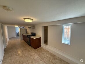 Building Photo - 327 S 35th St