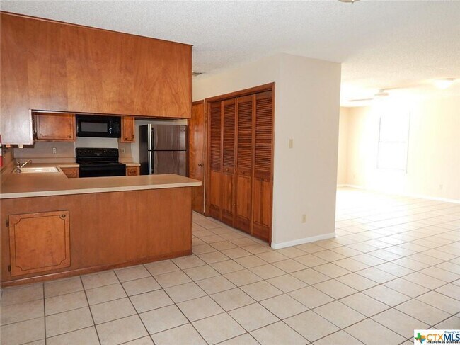 Foto del edificio - 102 Castlewood Dr