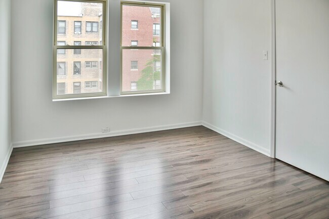 Foto del edificio - 925 W Carmen Ave