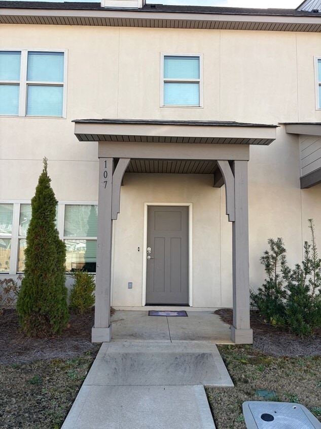 2 Story Townhome in Hartbrook, Very Close to HWY280 - 2 Story Townhome in Hartbrook, Very Close to HWY280