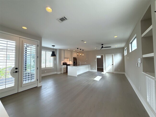 Foto del edificio - 1015 E 27th St