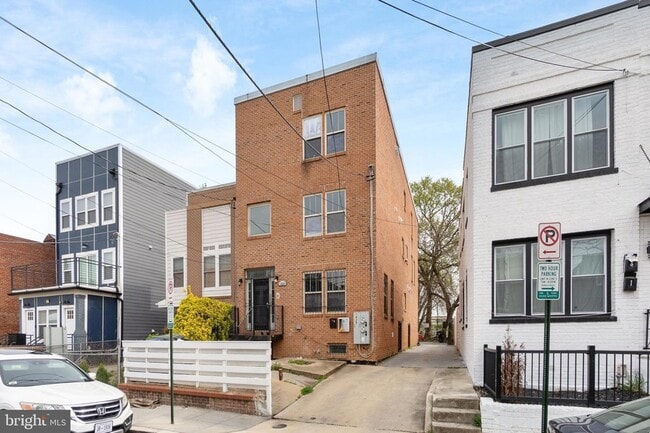 Photo - 1829 Providence St NE Townhome