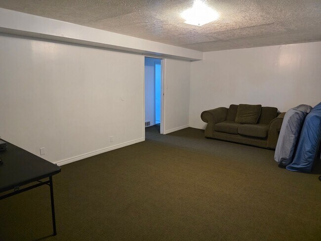 Foto del edificio - 6337 S Dixie Dr