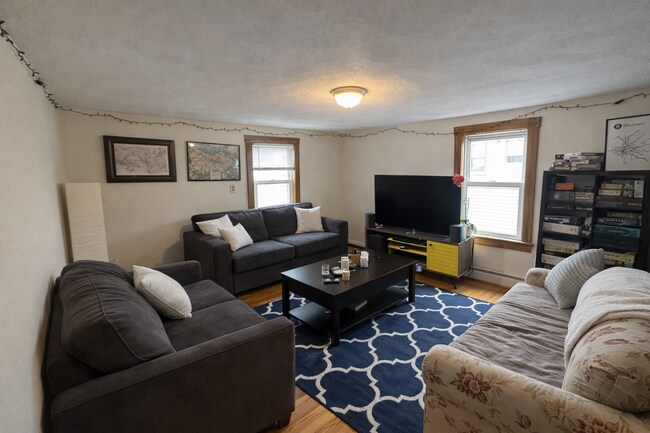 Foto del edificio - 585 Somerville Ave