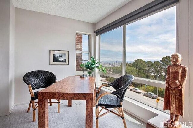 Foto del edificio - 5150 Diamond Heights Blvd