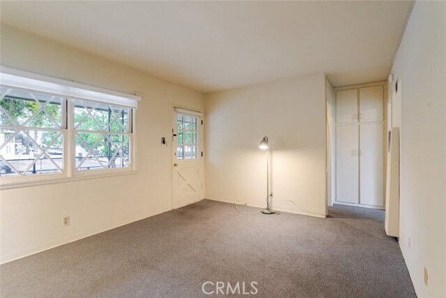 Foto del edificio - 1600 W Glenoaks Blvd