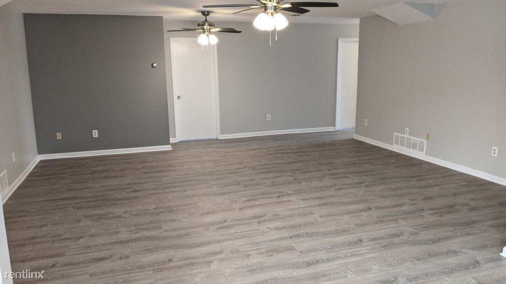 Primary Photo - 4 br, 1.5 bath Duplex - 610B Pleasant St
