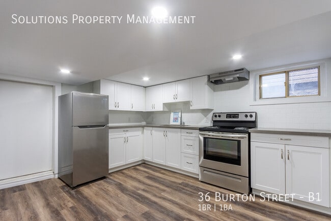 Building Photo - **Spacious Basement Unit w/ Lots of Storage!**