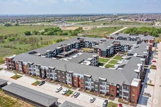 Building Photo - NorthStar Georgetown 55+ Active Adult Apartments