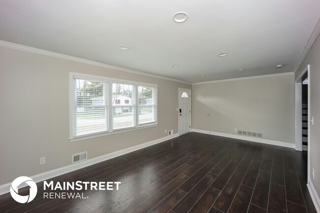 Building Photo - 3785 Benchmark Dr
