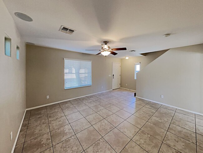 Foto del edificio - 17551 W Calavar Rd