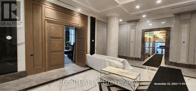 Building Photo - 30 Elm Dr W