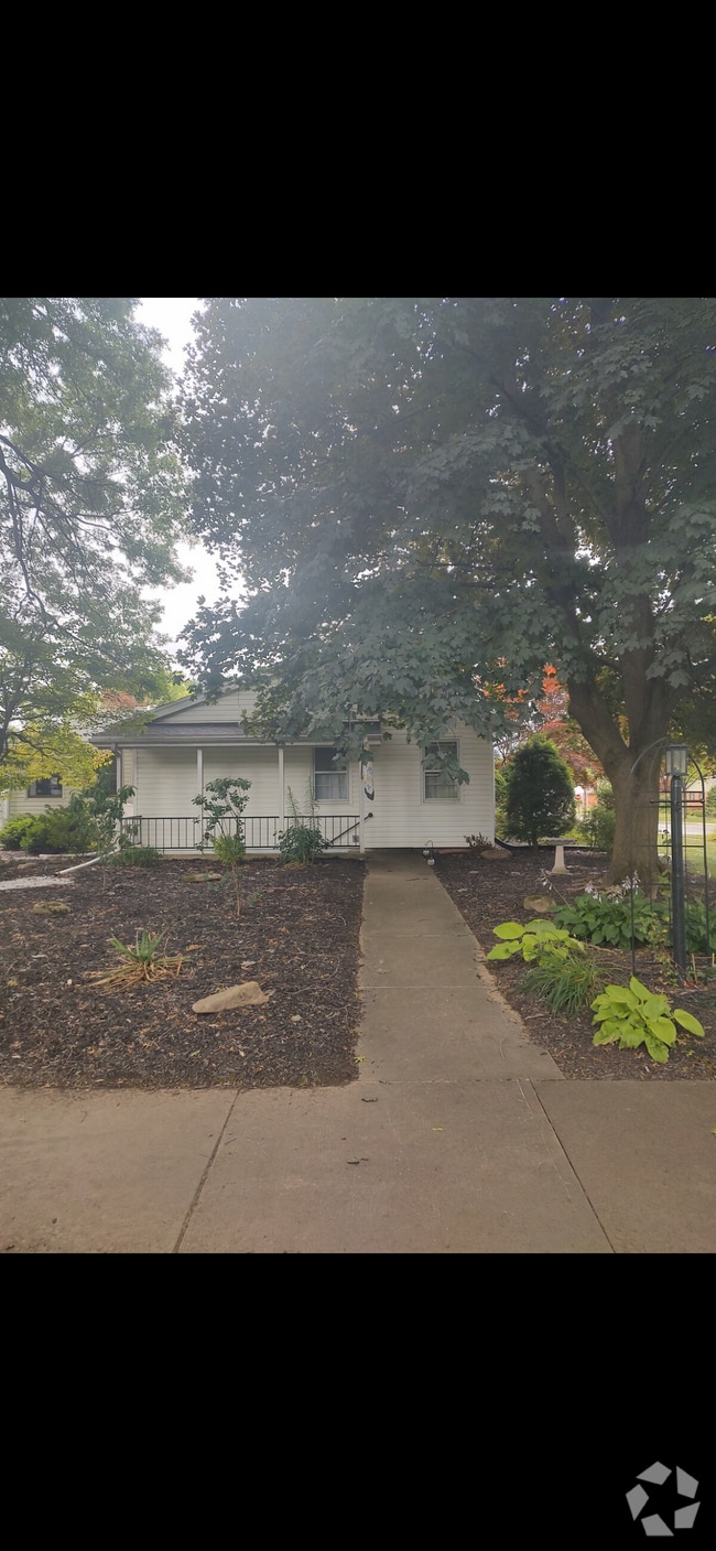 Building Photo - 1750 Shiffler Ave