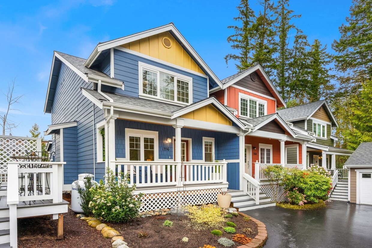 Impeccable Bainbridge Island Townhome - Impeccable Townhome Close to Town