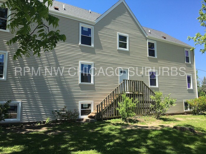 200 S Tryon St Unit 210, Woodstock, IL 60098 Room for Rent in Woodstock, IL