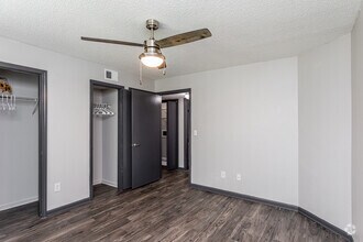 2BR, 2BA - 1,040 SF - Riverstone Apartments