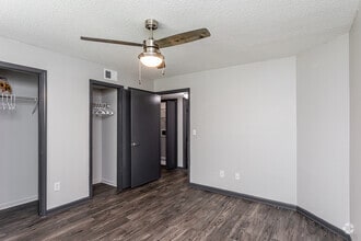2BR, 2BA - 1,040 SF - Riverstone Apartments