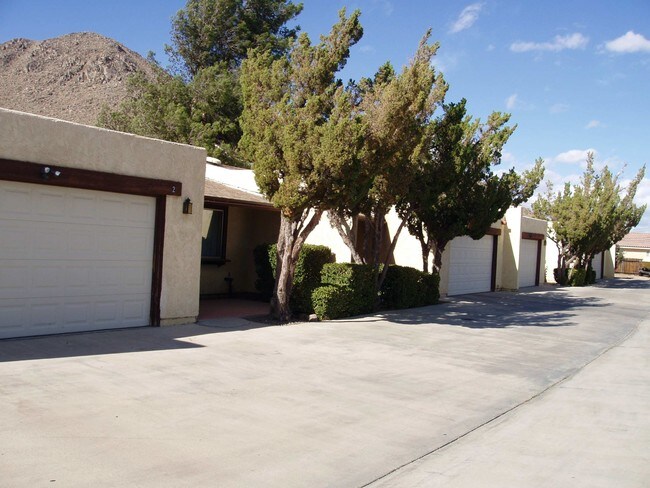 Foto del edificio - CHEHALIS TOWNHOUSE
