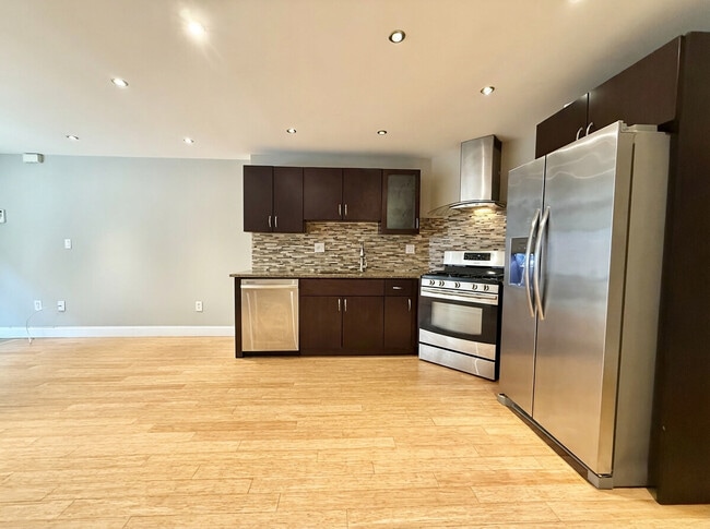 Foto del edificio - 319 S Juniper St