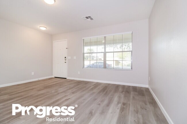 Building Photo - 6613 S 31st Dr