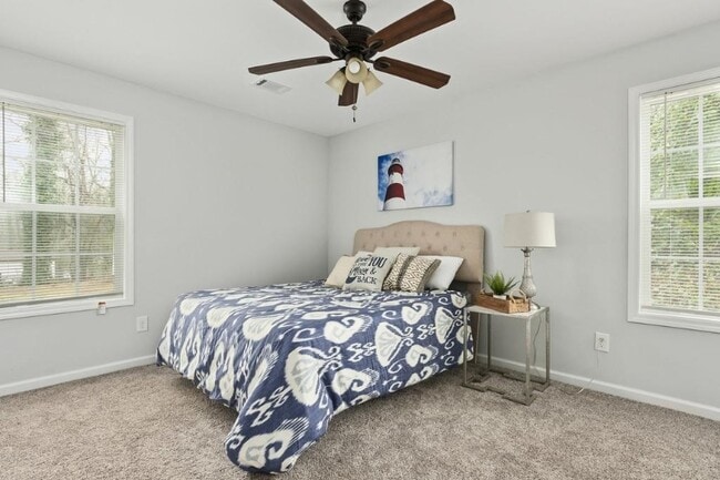 Building Photo - 855 Dodge St S E