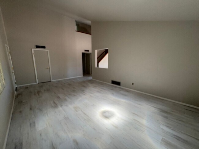 Building Photo - East side beauty with owned solar system
