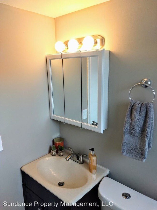 Foto del edificio - 6349-6352 Montgomery Rd