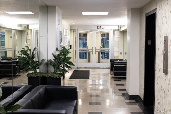 Foto del edificio - 5 Fordham Hill Oval