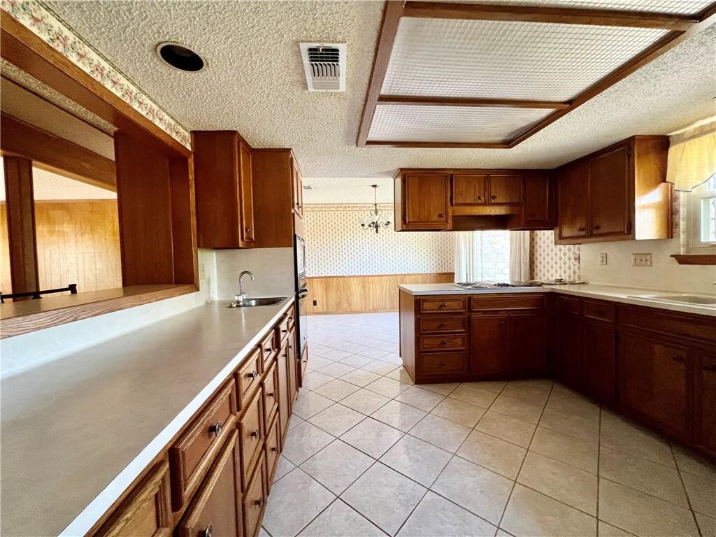 Building Photo - 4001 Lone Oak Trl