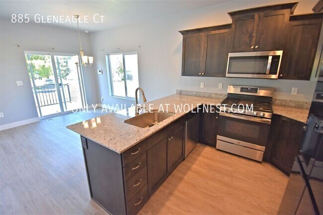 Building Photo - Beautiful 3 Bed Tooele Townhome! No Deposi...
