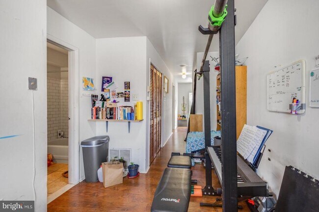 Foto del edificio - 238 W Girard Ave