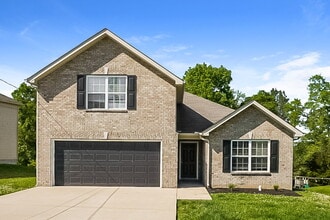 Building Photo - 183 Lyndhurst Dr
