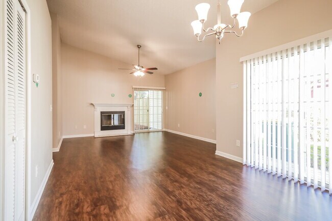 Building Photo - 1634 Ashmore Green Dr