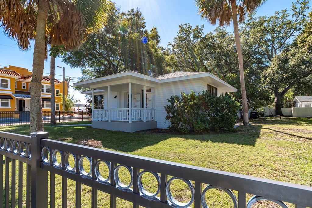 Primary Photo - 1104 N Osceola Ave