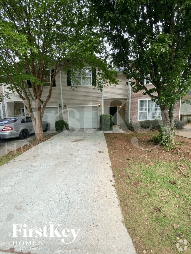 Building Photo - 2422 Brianna Dr
